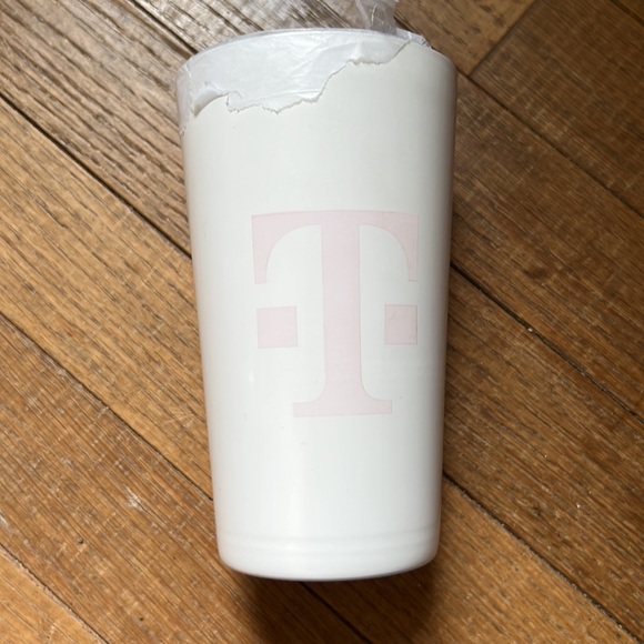 Brand New color changing T-Mobile Aluminum Tumbler, 2024 reusable - Picture 9 of 16